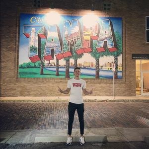 Meet your Posher, Juan